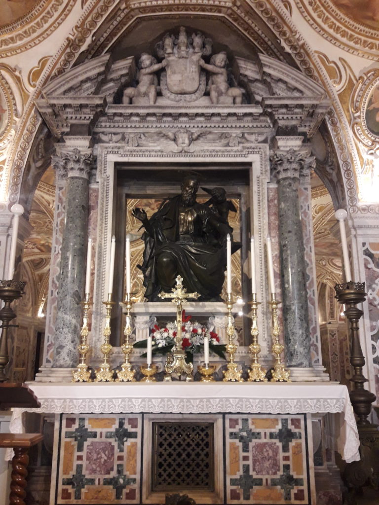 altare cripta del duomo