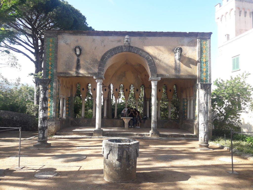 chiostro villa cimbrone