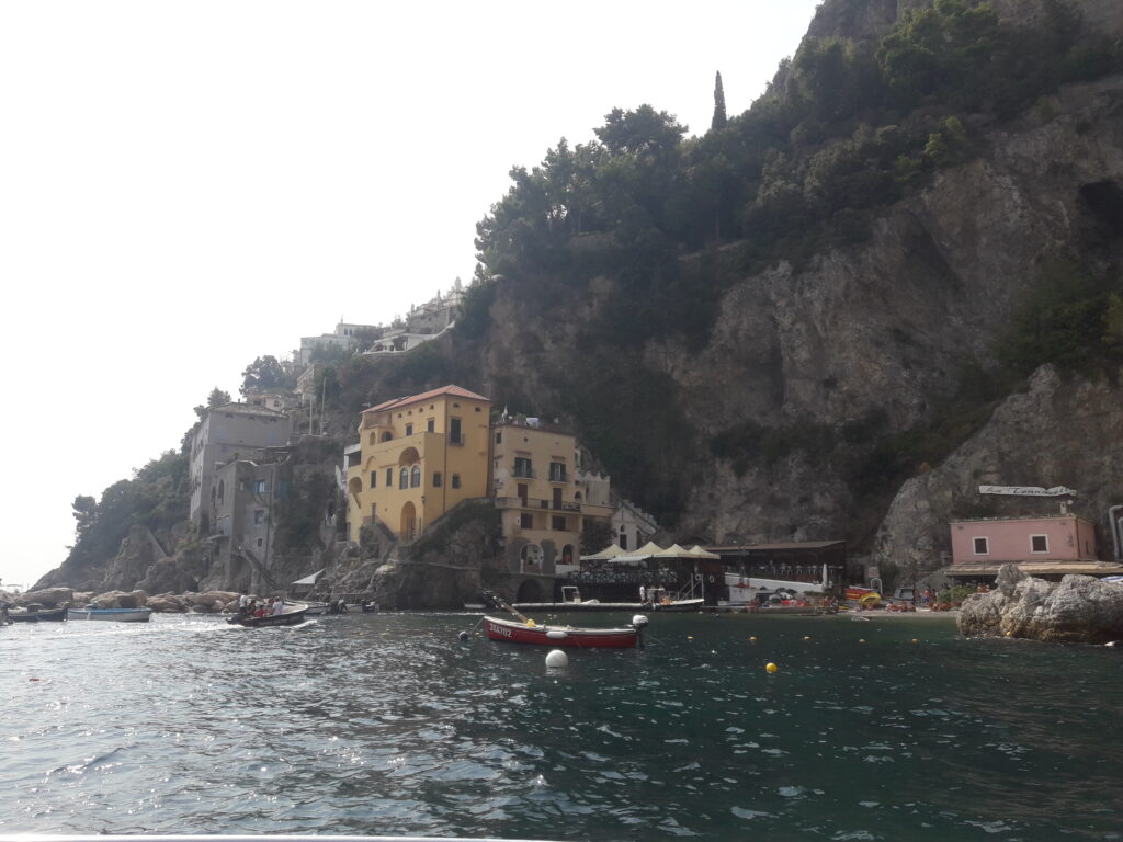 spiaggia del ristorante la tonnarella