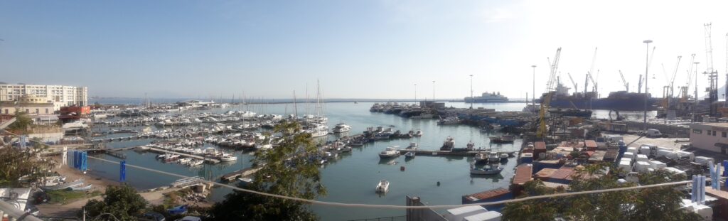 panorama porto di salerno