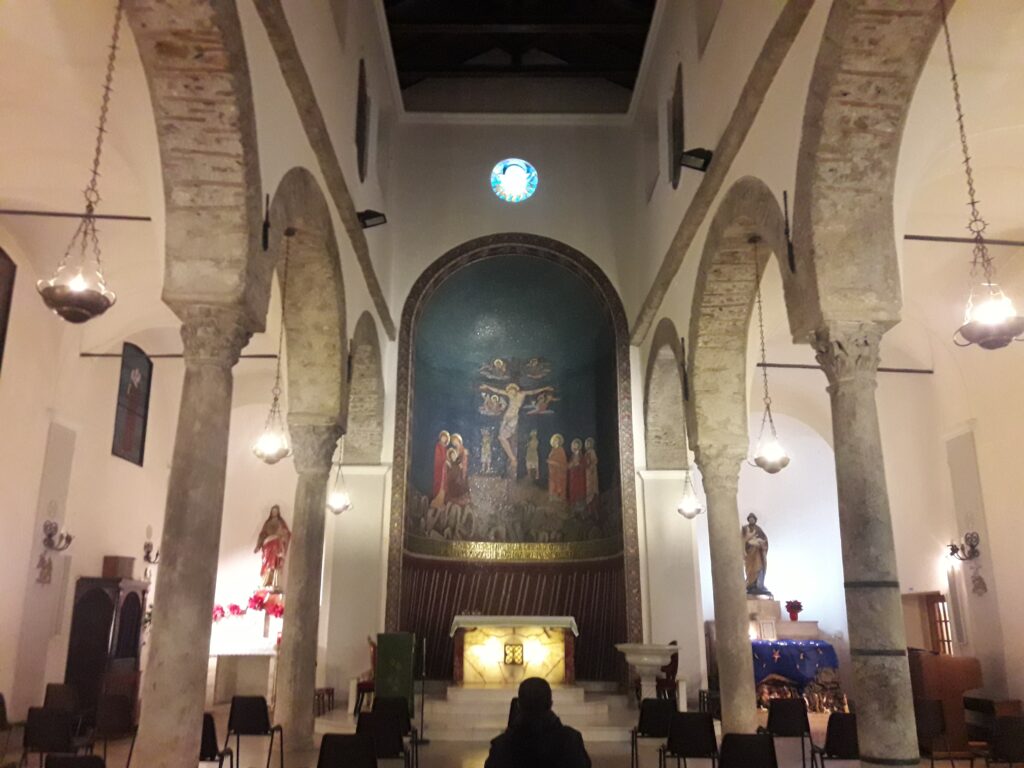 chiesa del crocifisso interno navata centrale